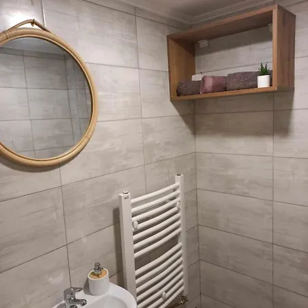 Tosic بيت للعطل *